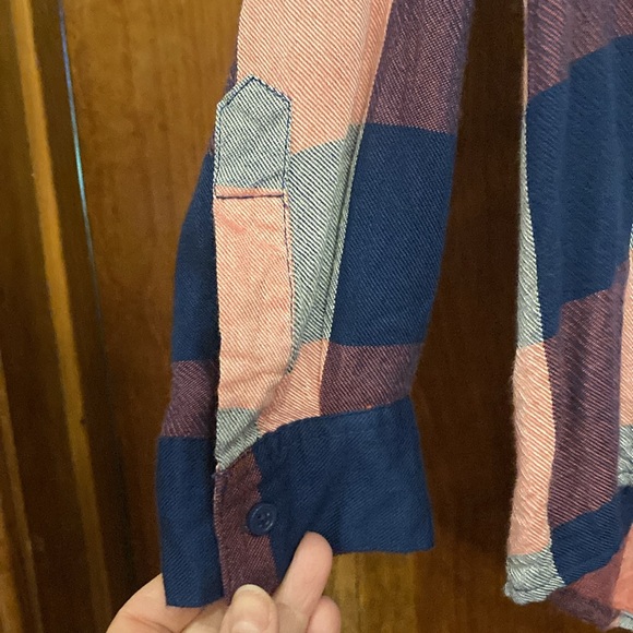XS Soft Peach, Maroon, Navy Plaid Long Sleeve High Low Shirt - Cato / C Est 1946 - Picture 7 of 12